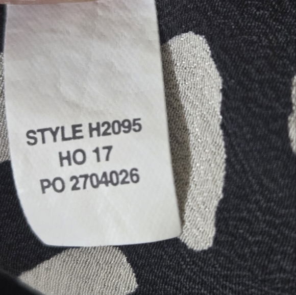 J Crew 100% Silk Waist Tie Front Blouse Top Black & White Pebble Print size 2 - Picture 12 of 14